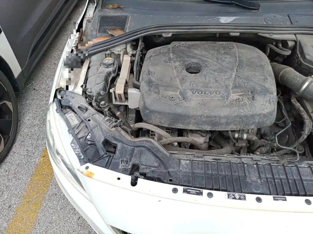 صورة 20 - Volvo S60