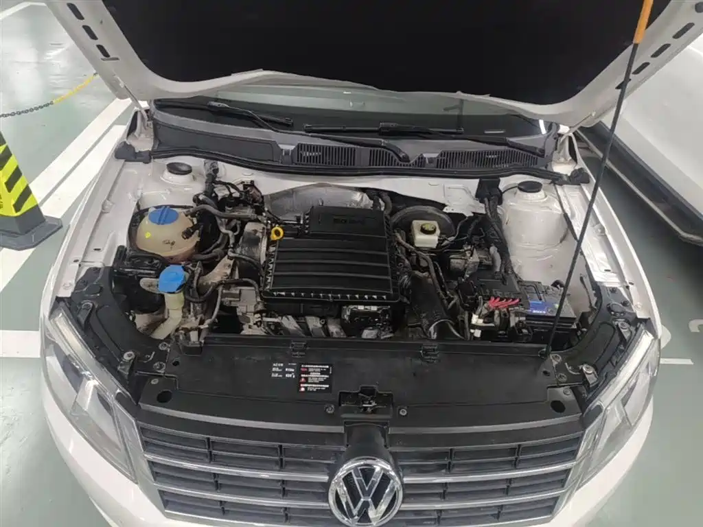 Volkswagen Lavida 2017 1.6L Automatic Comfort Edition фото 20
