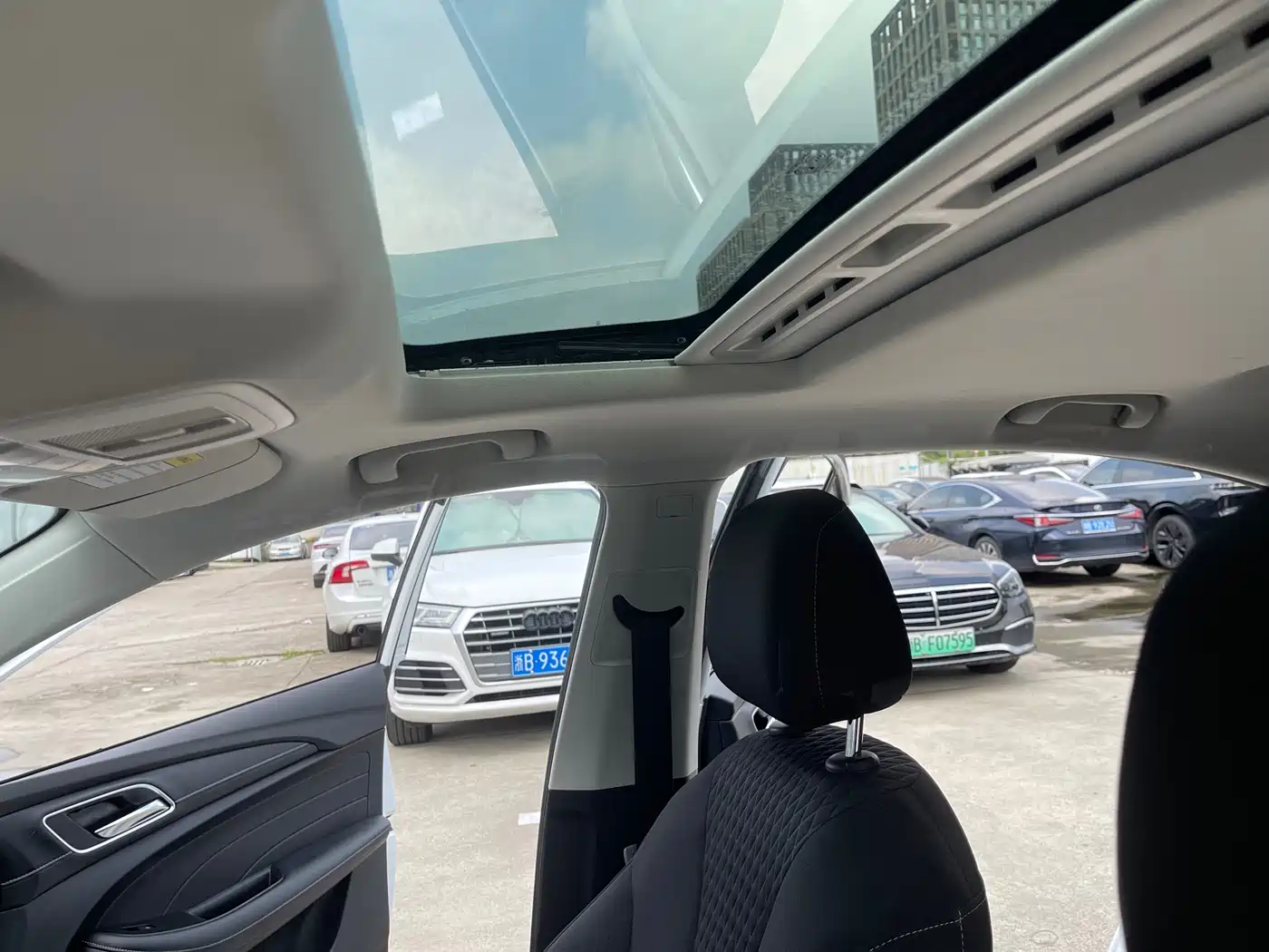 Roewe i5 2019 2019 1.5L Automatic 4G Connected LingHao Version
