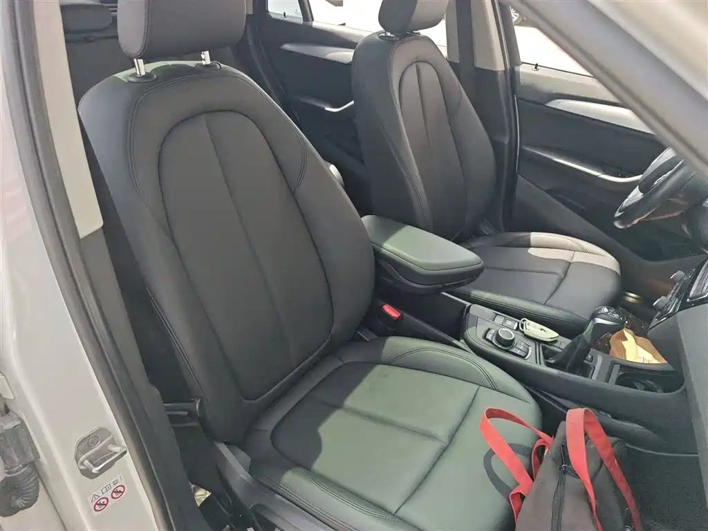 BMW X1 2019 sDrive18Li Fashion Model фото 25