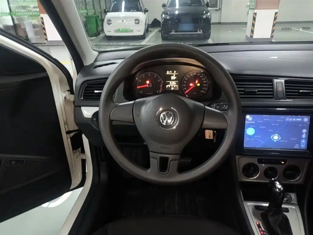 Volkswagen Lavida 2017 1.6L Automatic Comfort Edition фото 11