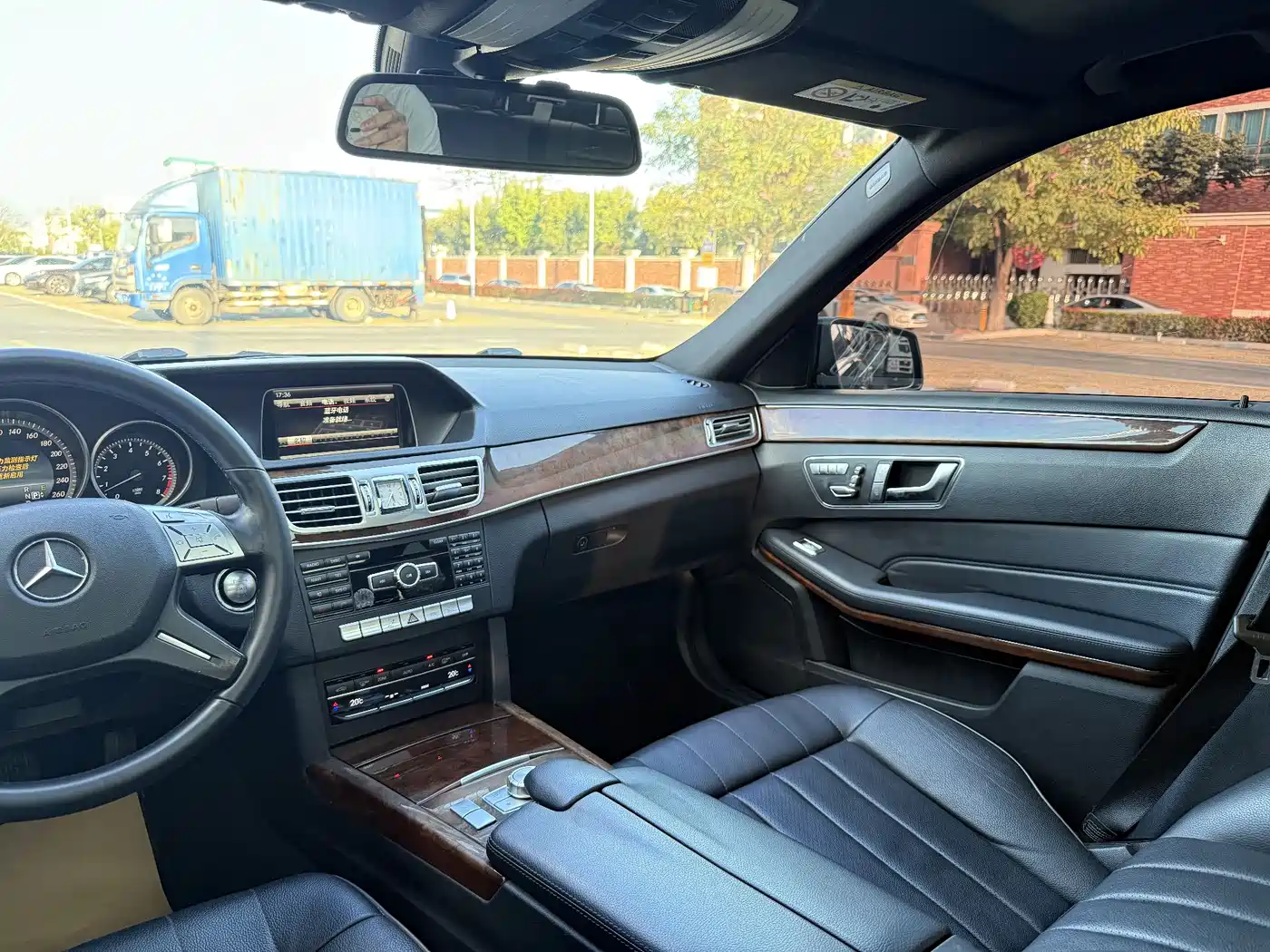 Mercedes-Benz E-Class 2015 E 260 L фото 21