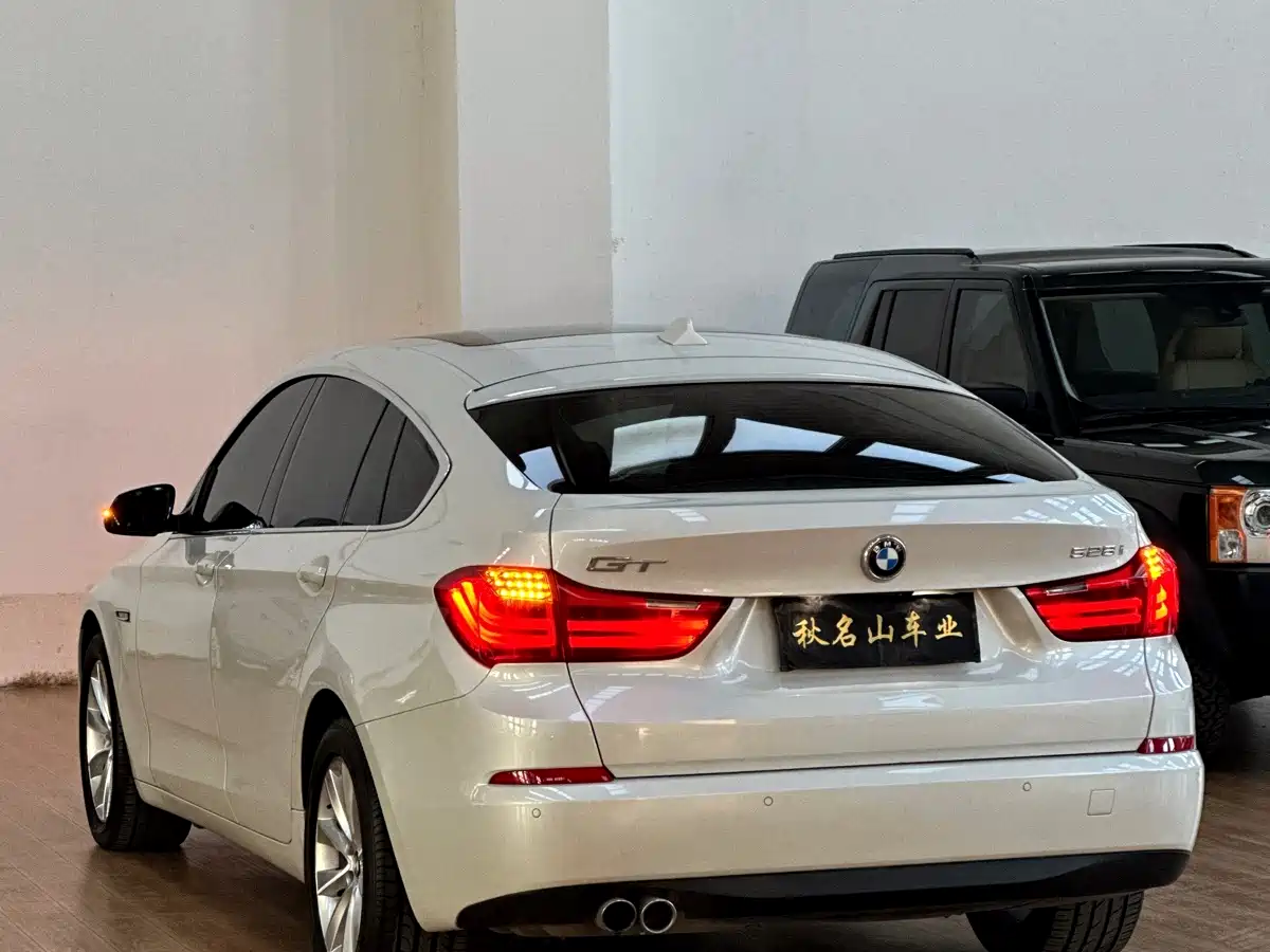 BMW 5 Series GT 2014 528i Leading фото 5
