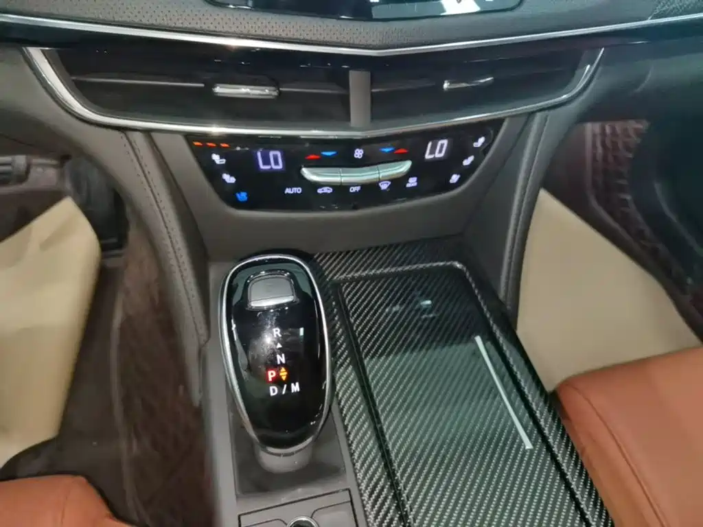 Фото 14 - Cadillac CT6