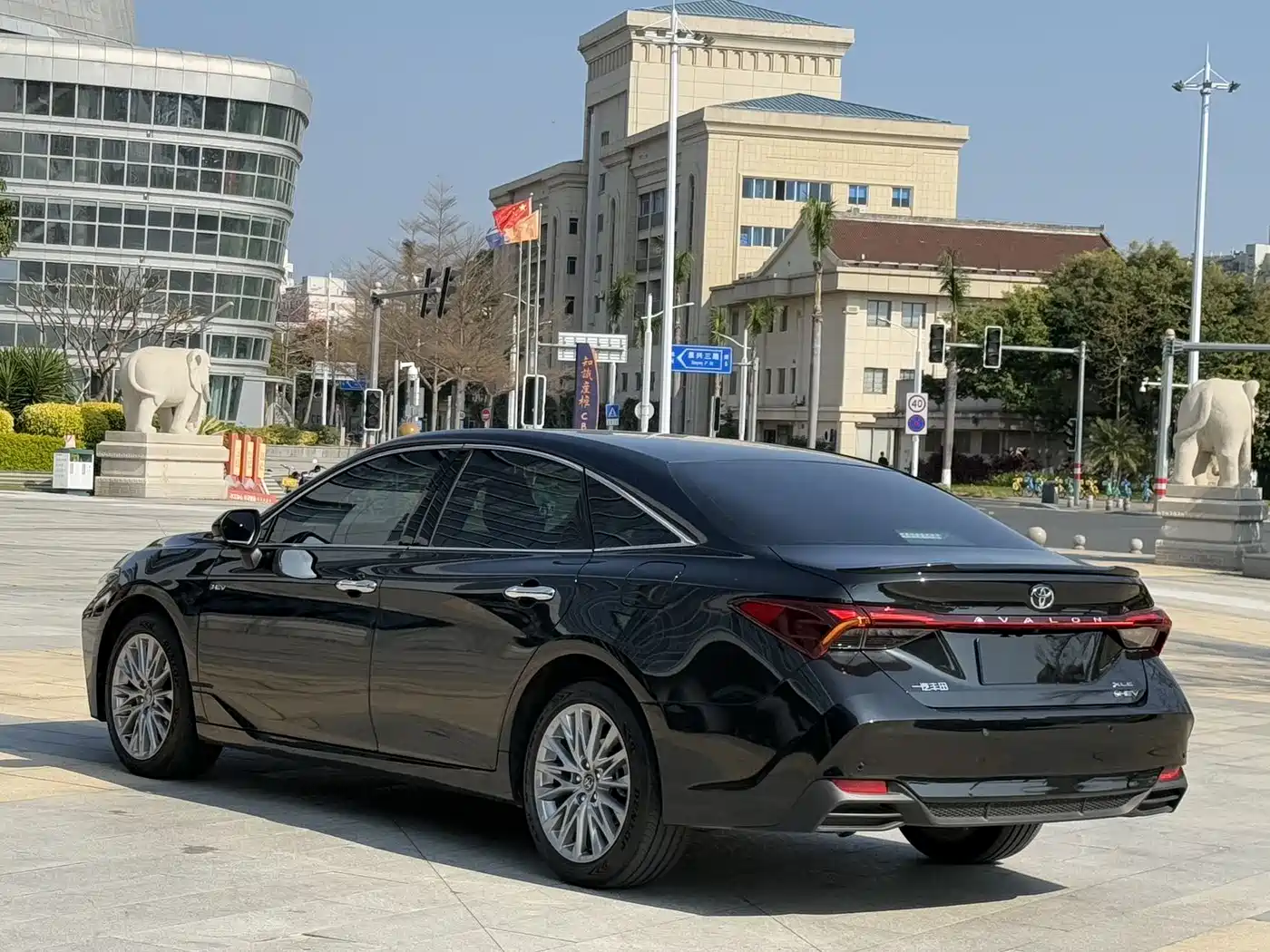 Toyota Avalon 2024 Model Hybrid 2.5L XLE Prestige Edition фото 13