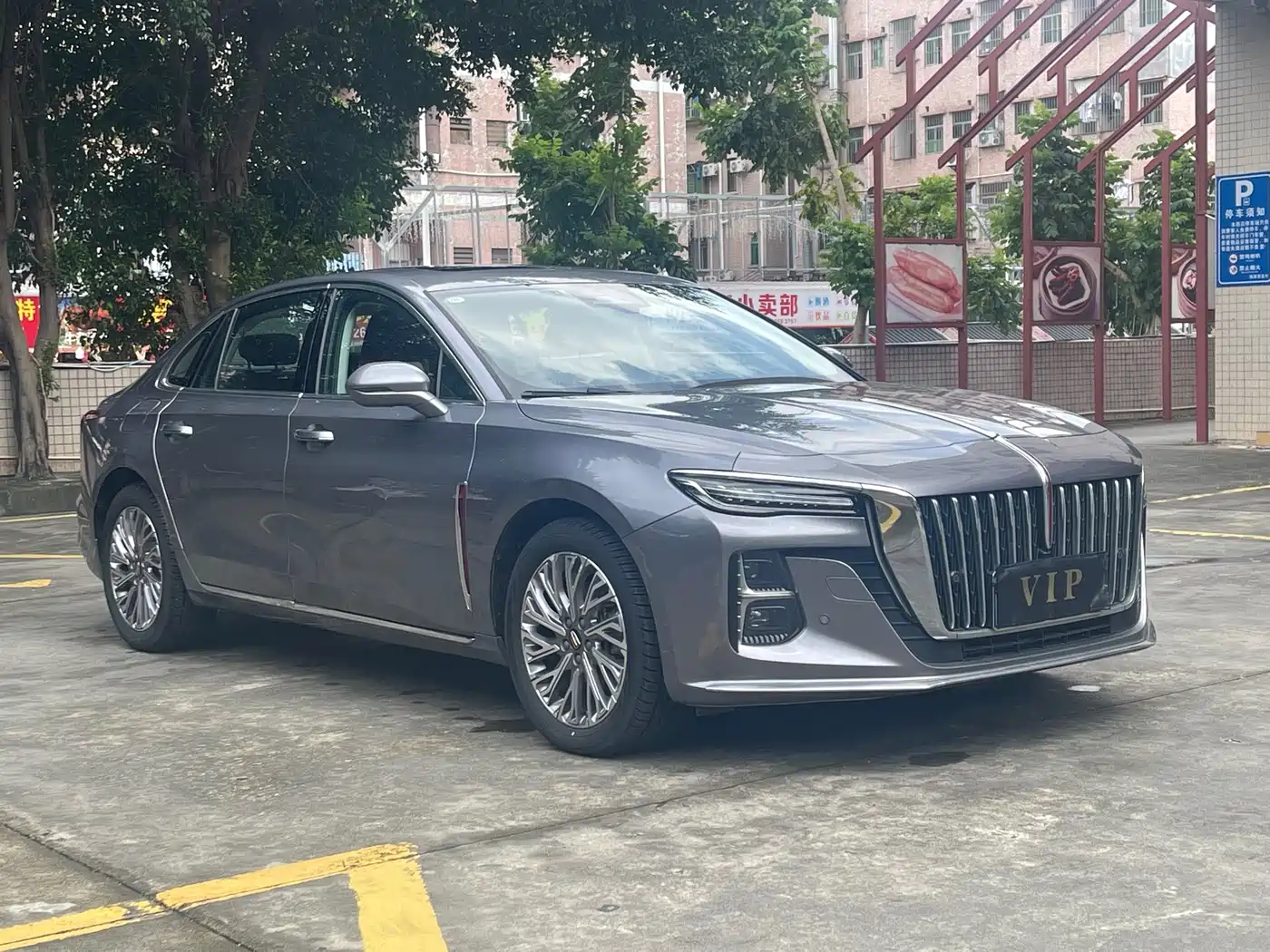 Фото 3 - Hongqi H5