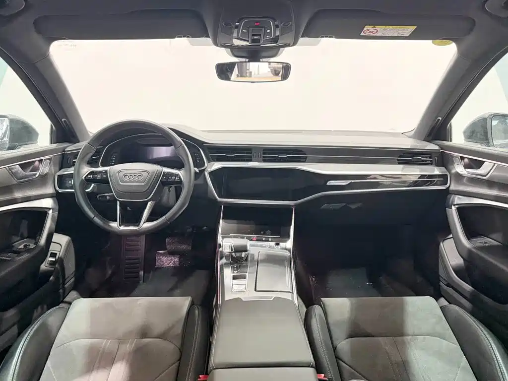 Фото 9 - Audi A6L