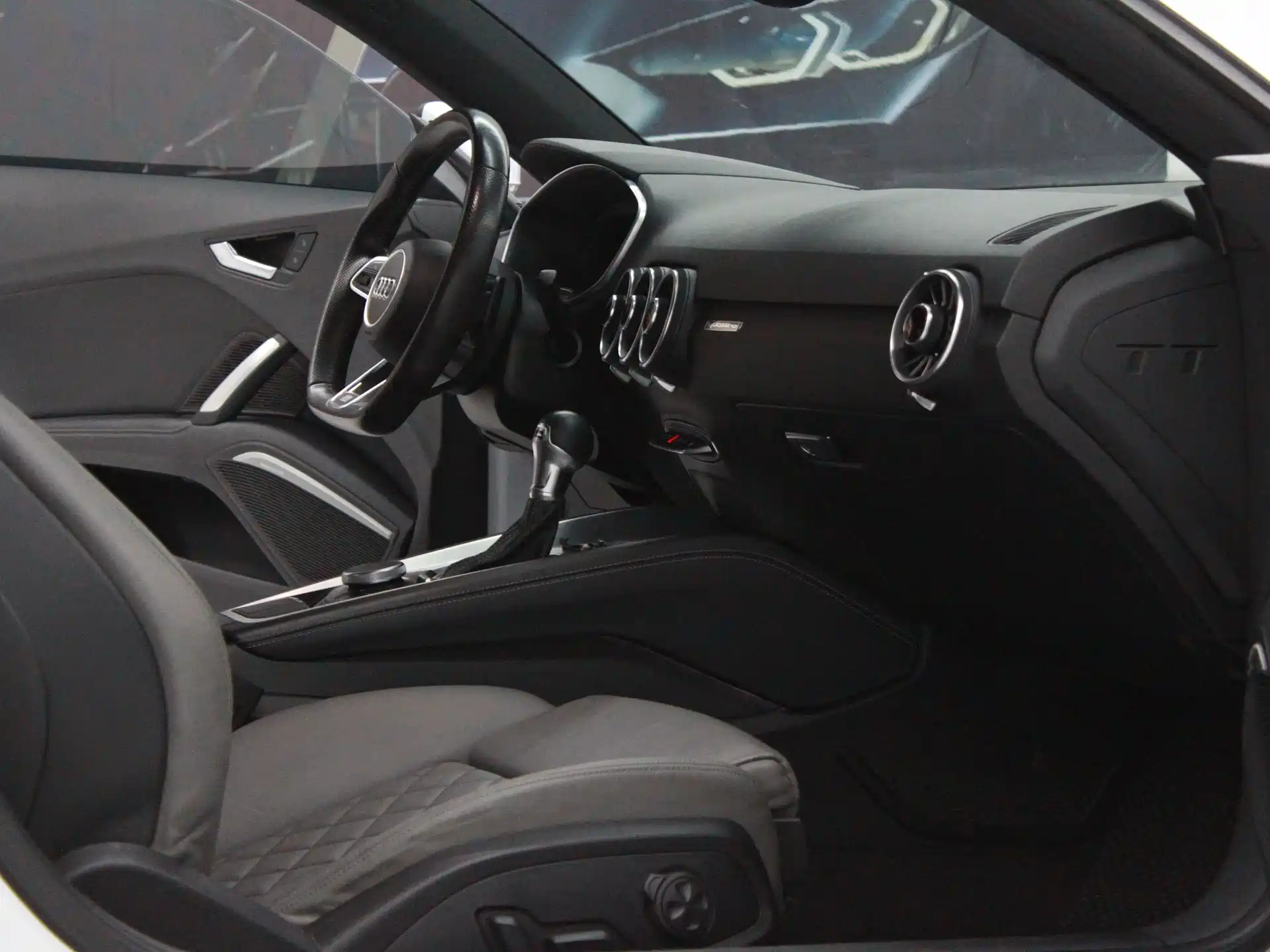 Фото 9 - Audi TT