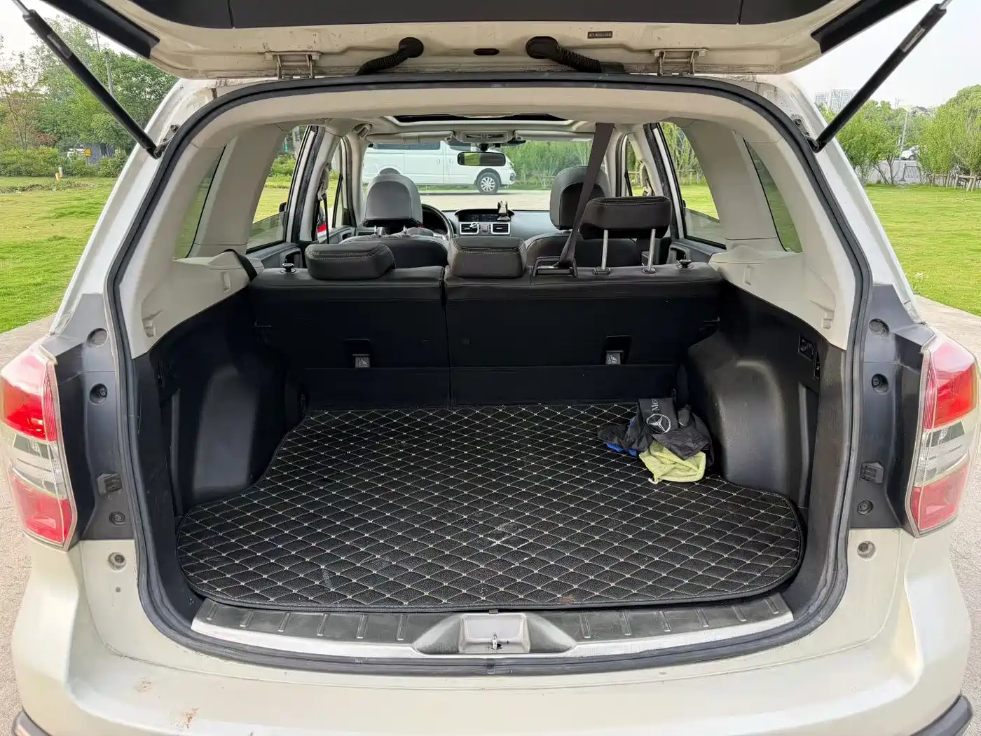 Subaru Forester 2013 2.5i Automatic Luxury Edition фото 13