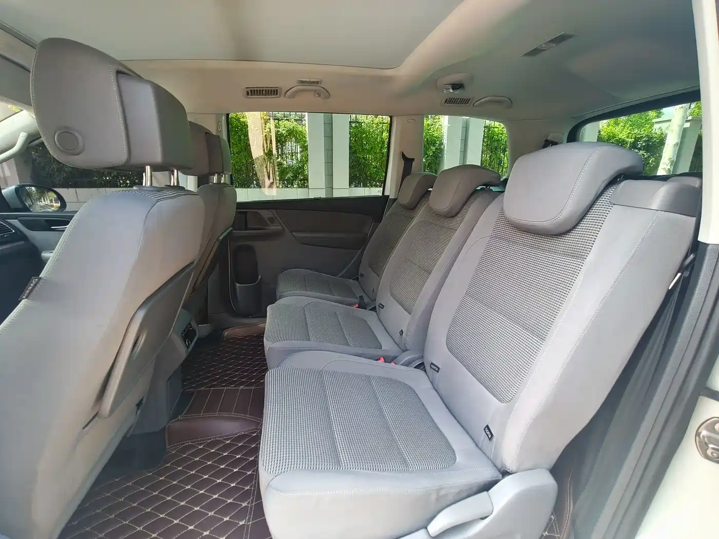 Photo 7 - Volkswagen Sharan