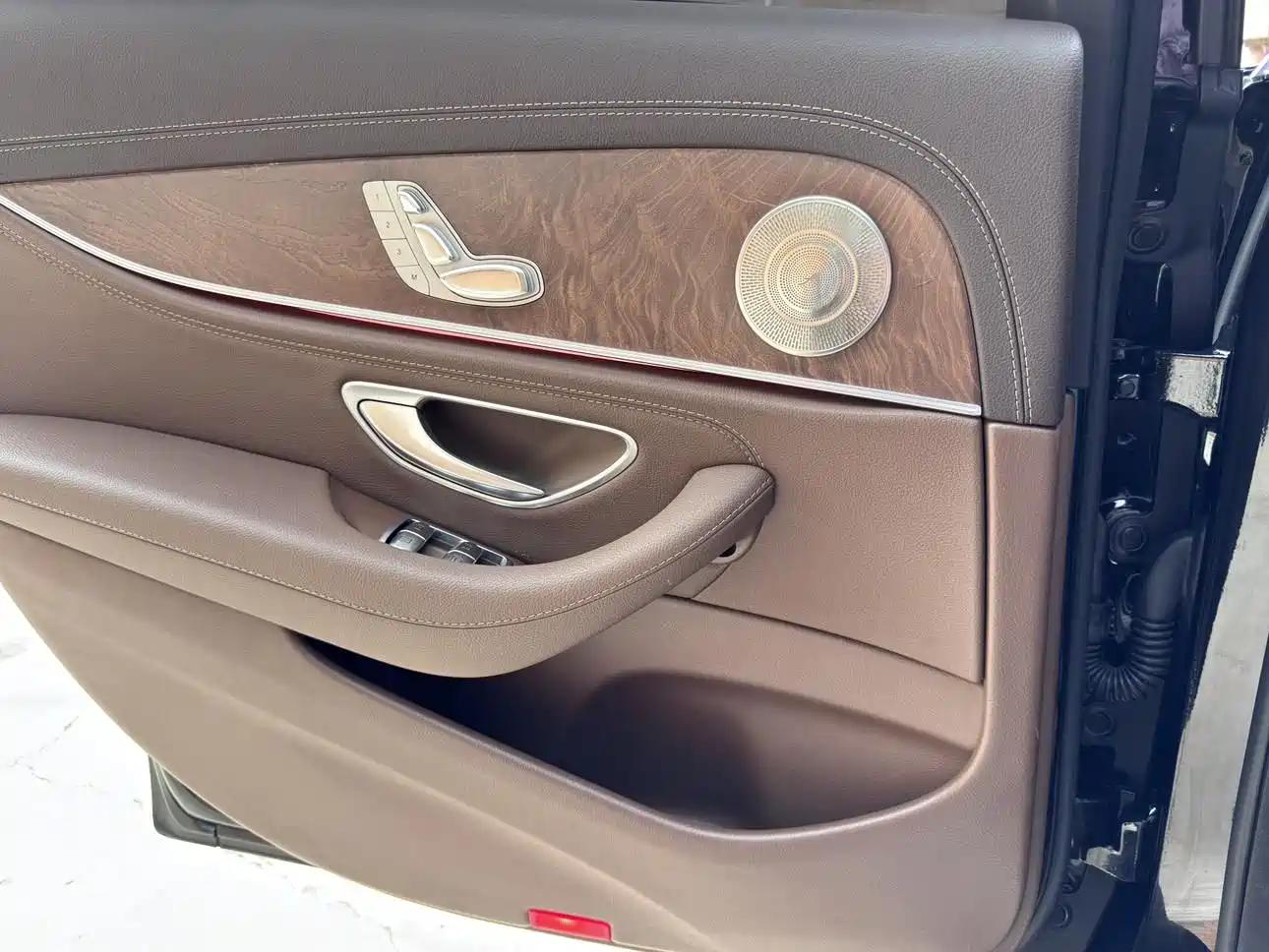 Mercedes-Benz E-Class 2019 E 300 L Luxury фото 8