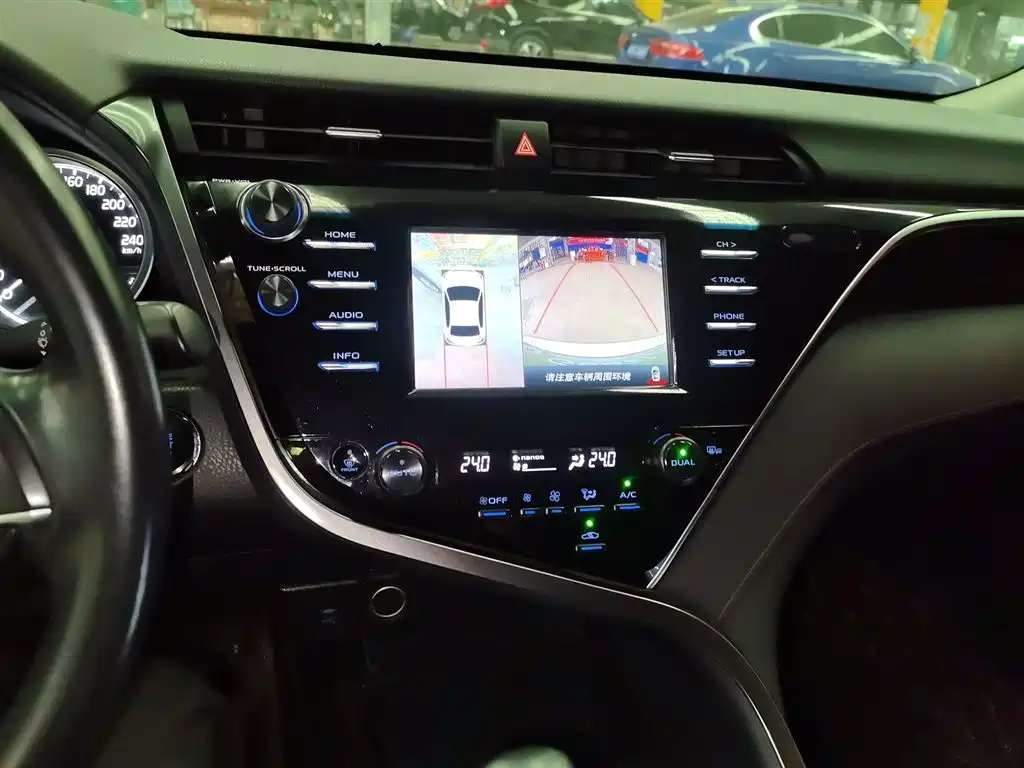 Toyota Camry 2018 2.0G Luxury Edition фото 6