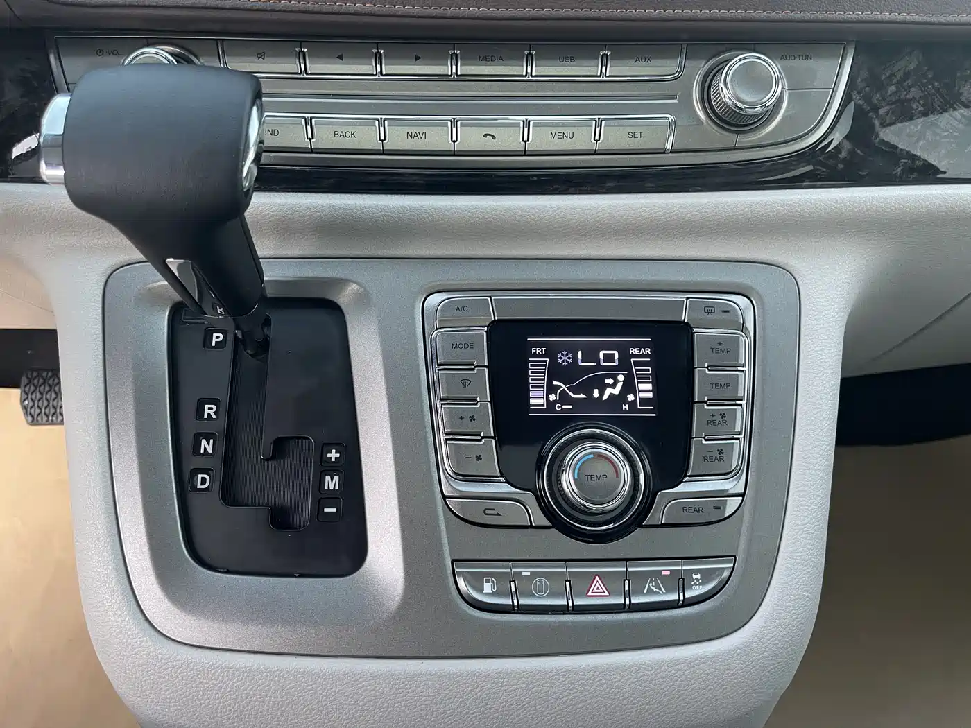 SAIC Maxus Maxus G10 2016 2.0T Automatic Flagship фото 28