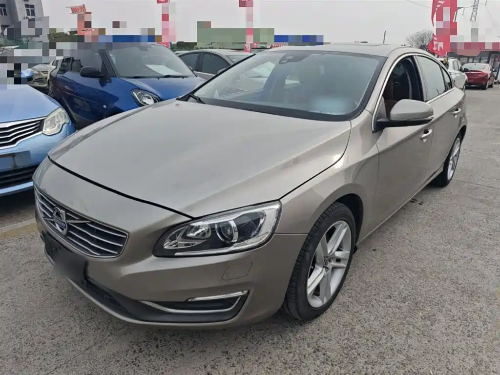 Фото 1 - Volvo S60