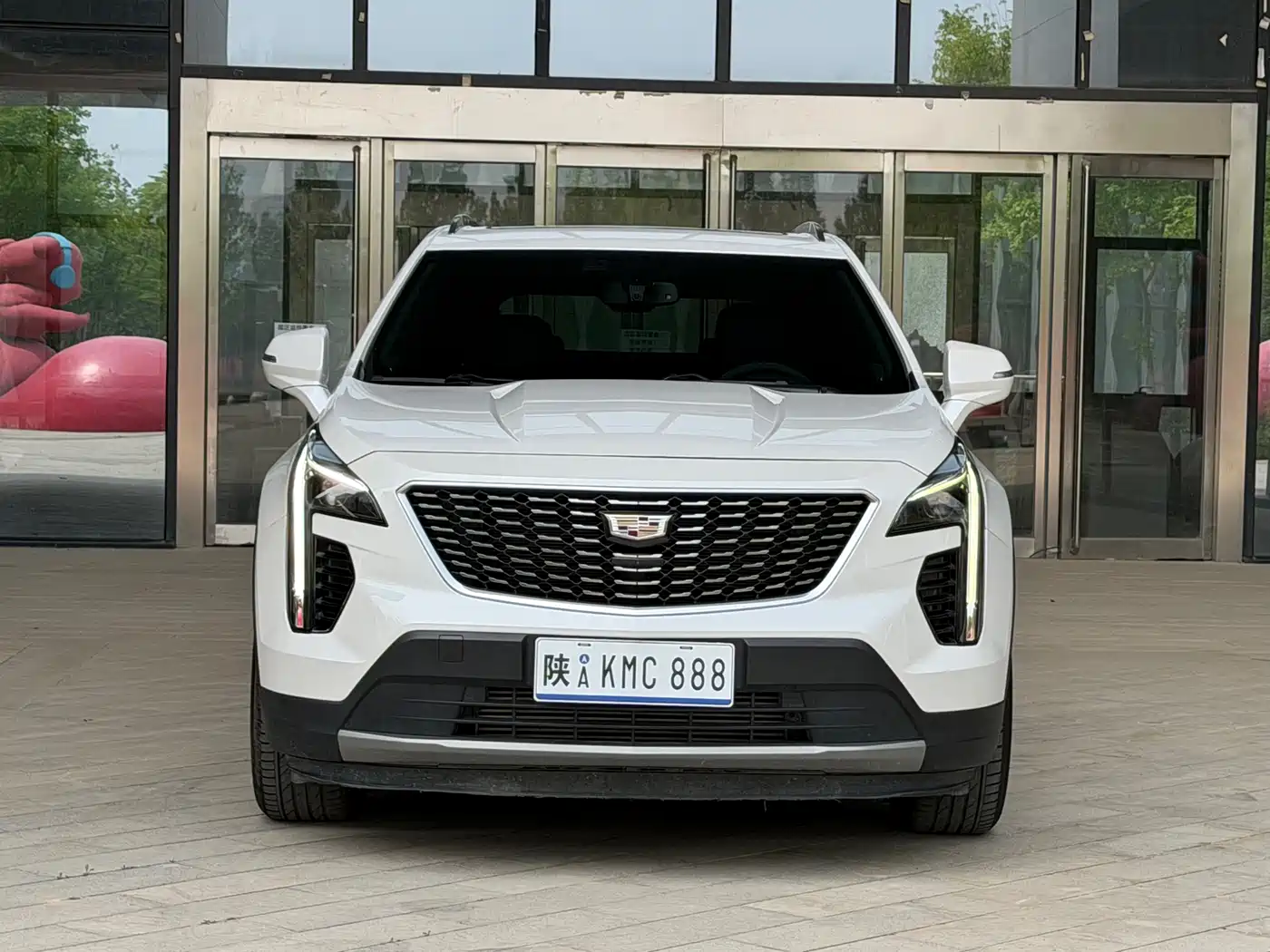 Cadillac XT4 2021 28T FWD Premium Edition фото 2