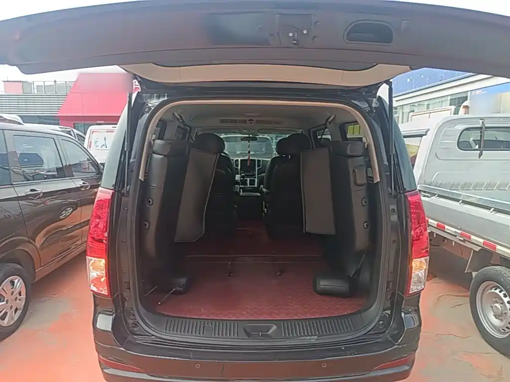 Photo 19 - Dongfeng Fengxing Lingzhi PLUS