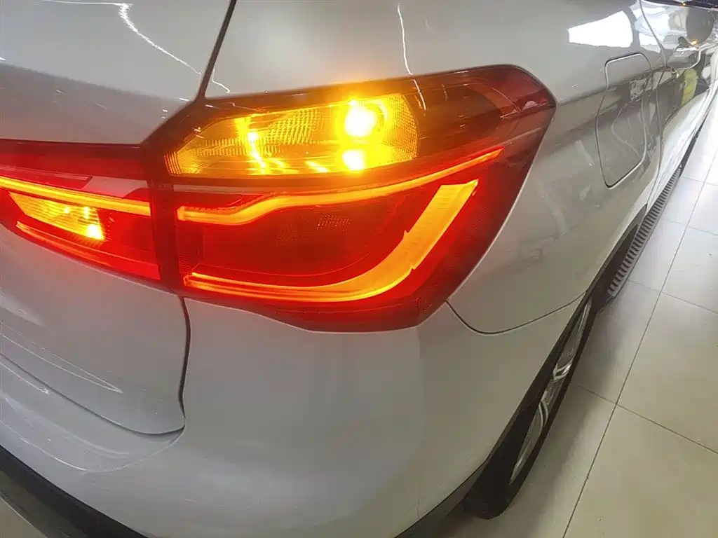 BMW X1 2016 sDrive20Li Luxury Model фото 8