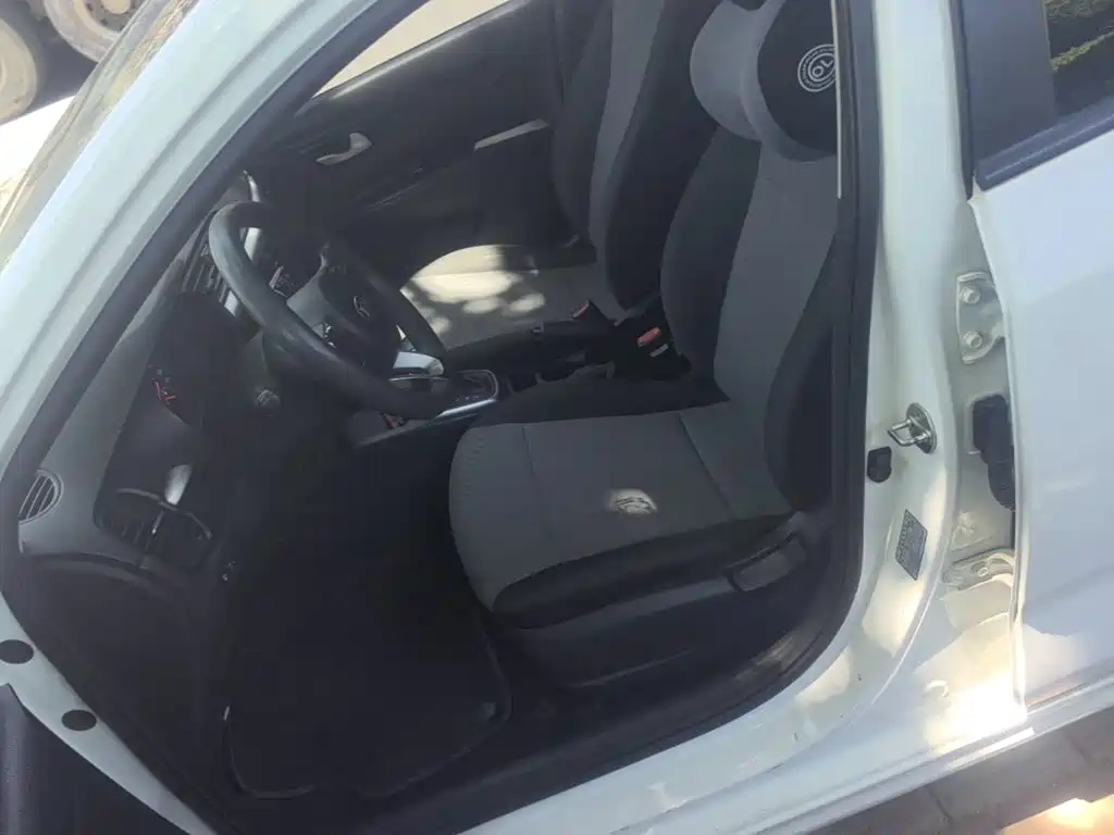 Kia K2 2017 2017 Sedan 1.4L AT GLS