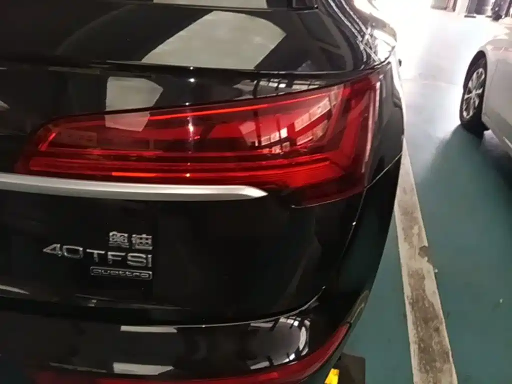 Фото 8 - Audi Q5L