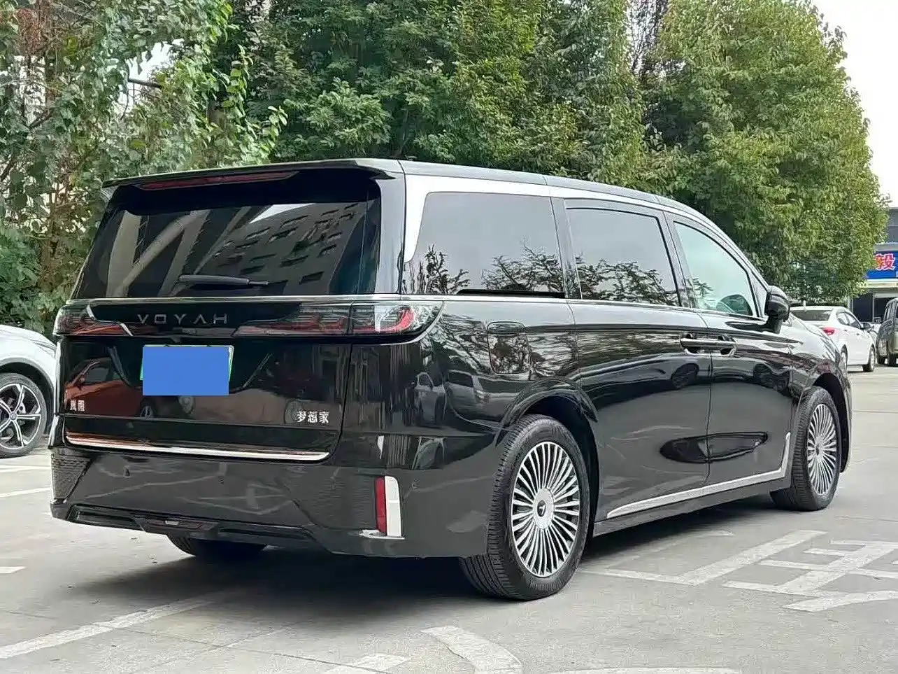 Voyah Auto Voyah Dreamer 2025 PHEV 4WD Kunpeng Premium Edition фото 16