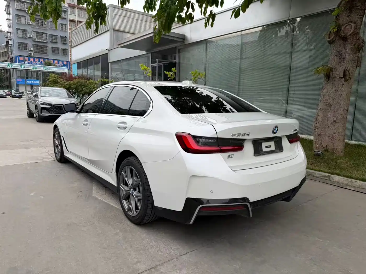 BMW i3 2024 eDrive 35 L фото 6