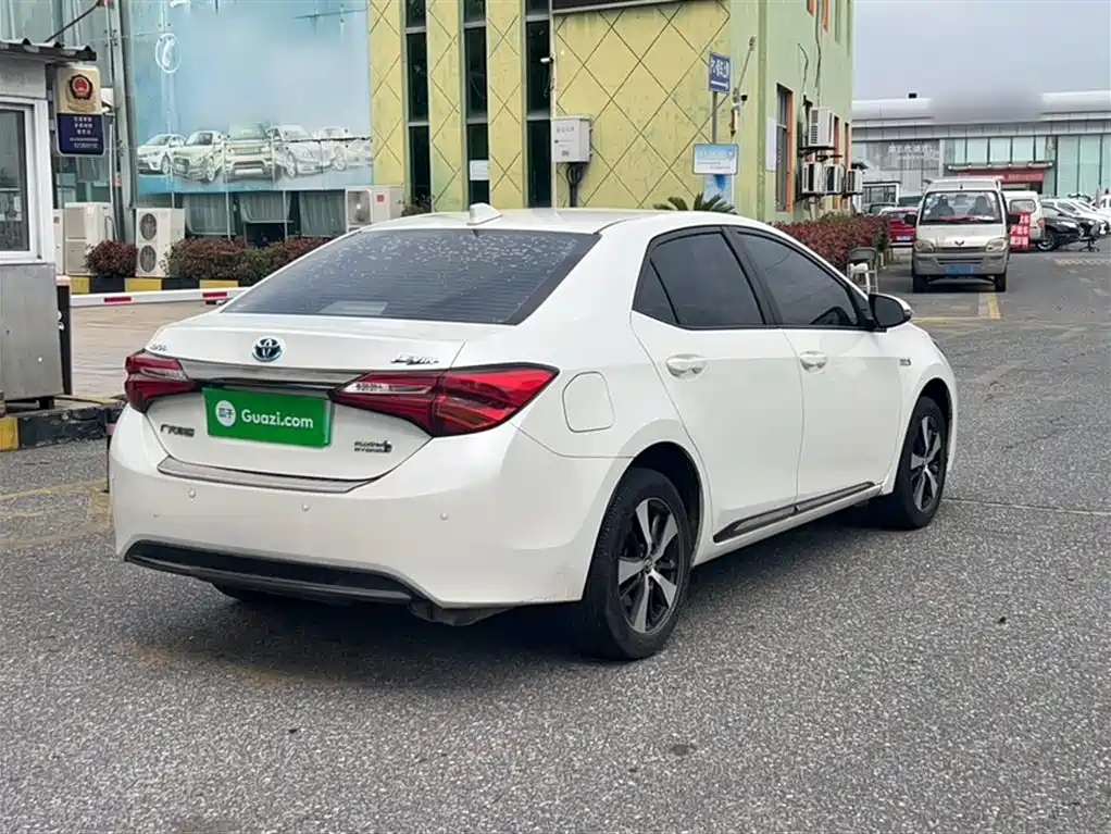 Toyota Levin Twin Engine E+ 2019 1.8PH GS E-CVT Elite Sunroof Edition фото 20