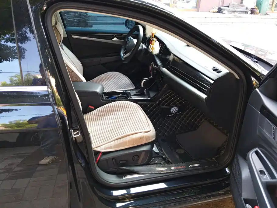 Фото 8 - Volkswagen Passat