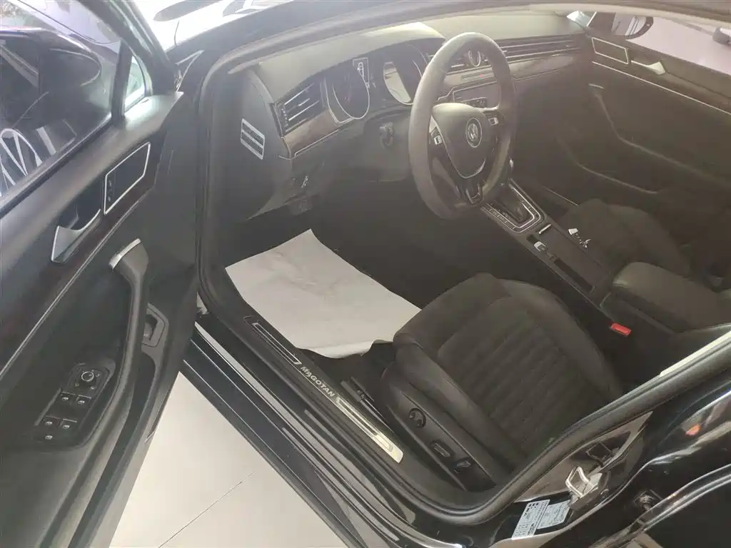 Volkswagen Magotan 2017 330TSI DSG Luxury фото 16
