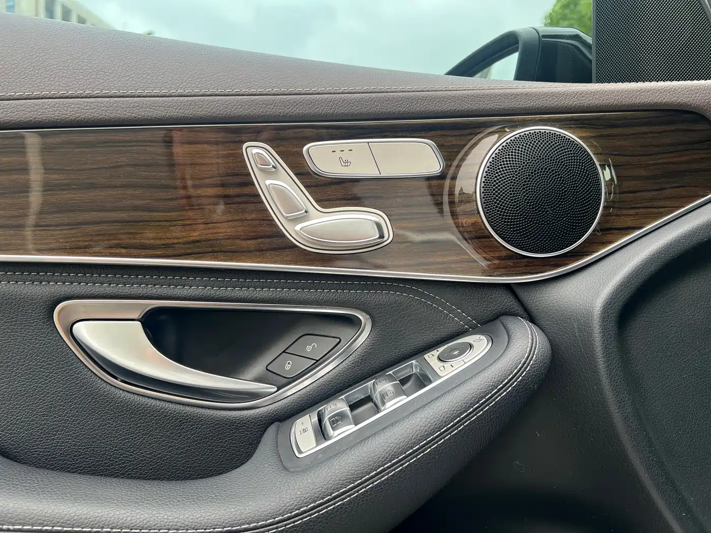 Mercedes-Benz GLC 2018 Facelift GLC 260 4MATIC Luxury фото 6