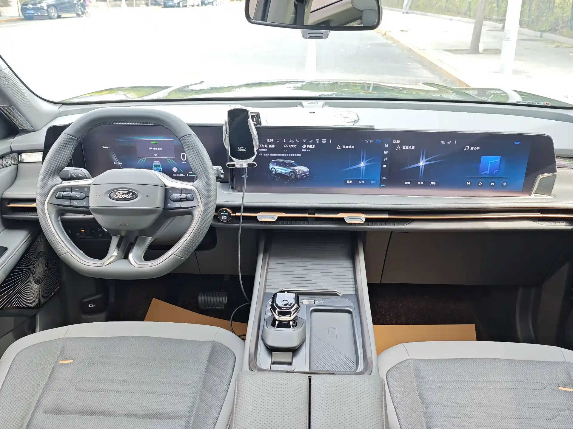 Фото 21 - Ford Edge