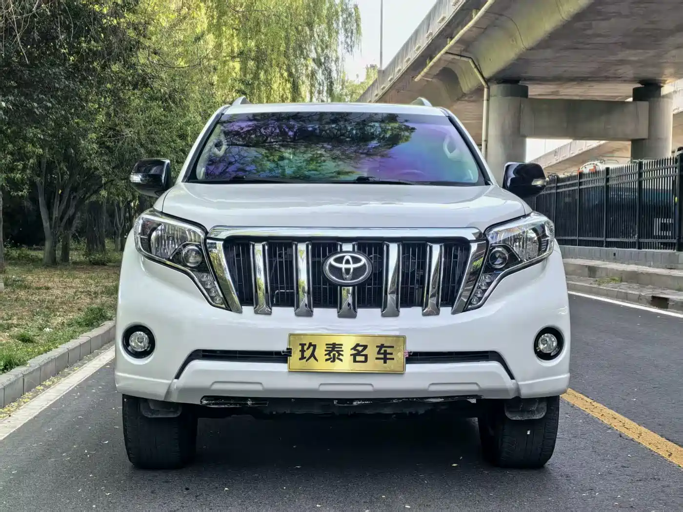Toyota Prado 2015 2.7L Automatic Standard фото 2
