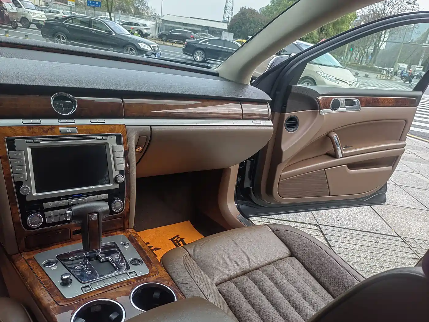 Volkswagen Phaeton 2012 3.0TDI Executive фото 16