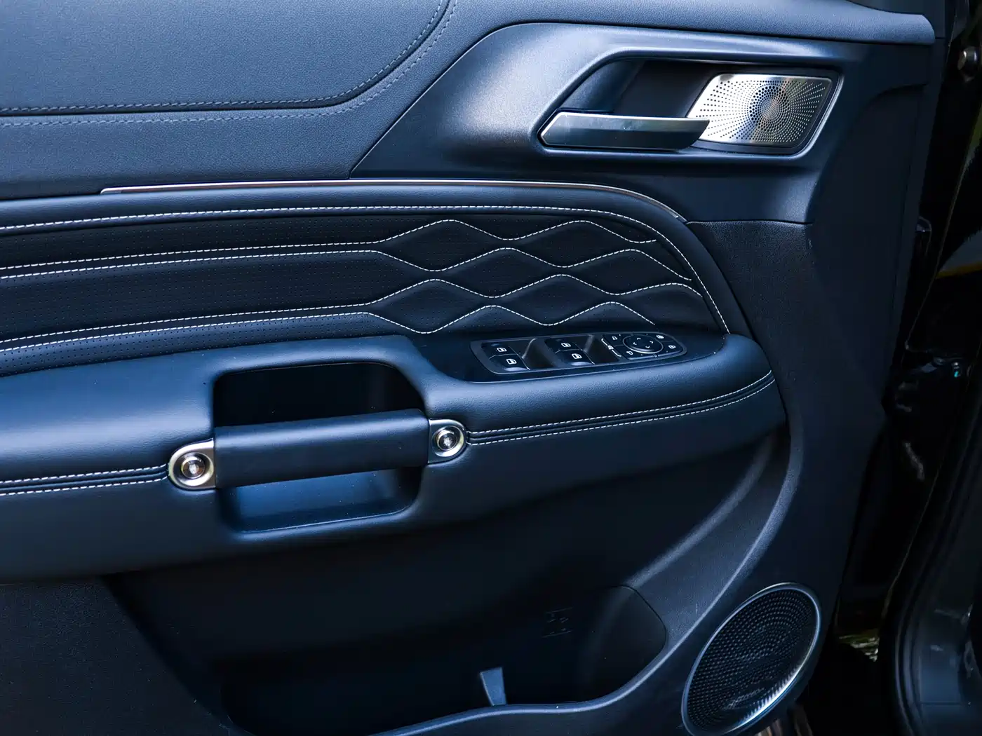 TANK TANK 300 NEW ENERGY