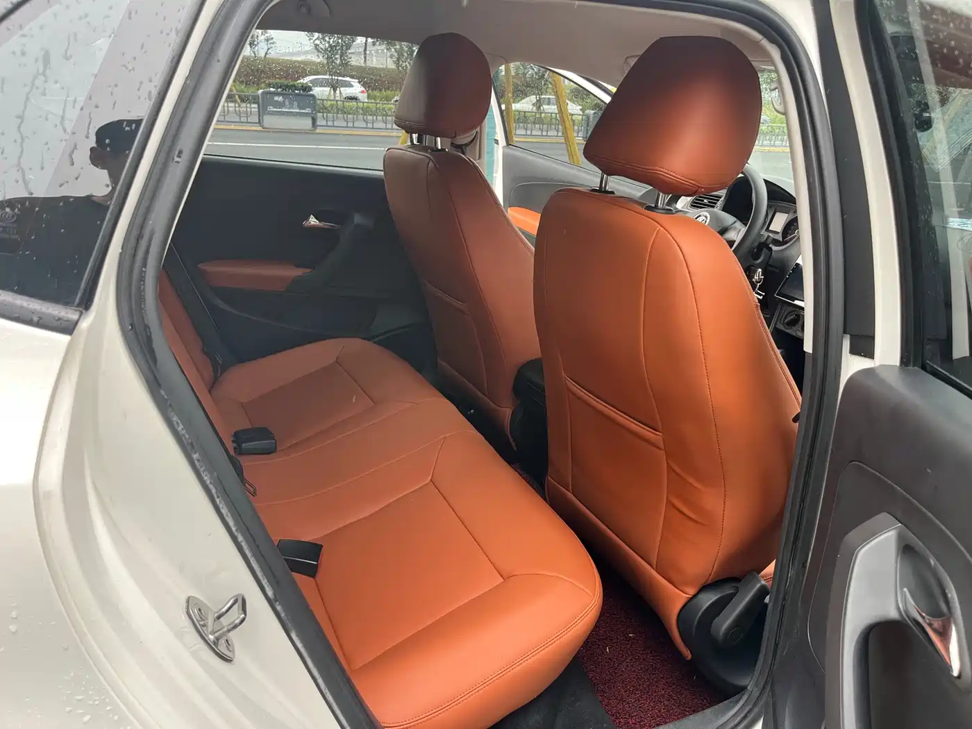 Volkswagen Polo 2016 1.4L Automatic Trend фото 6