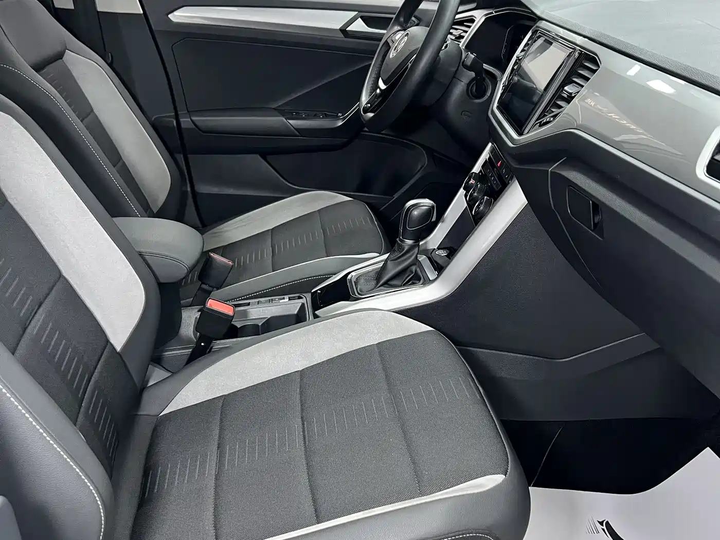 VOLKSWAGEN T ROC EXPLORING SONGS