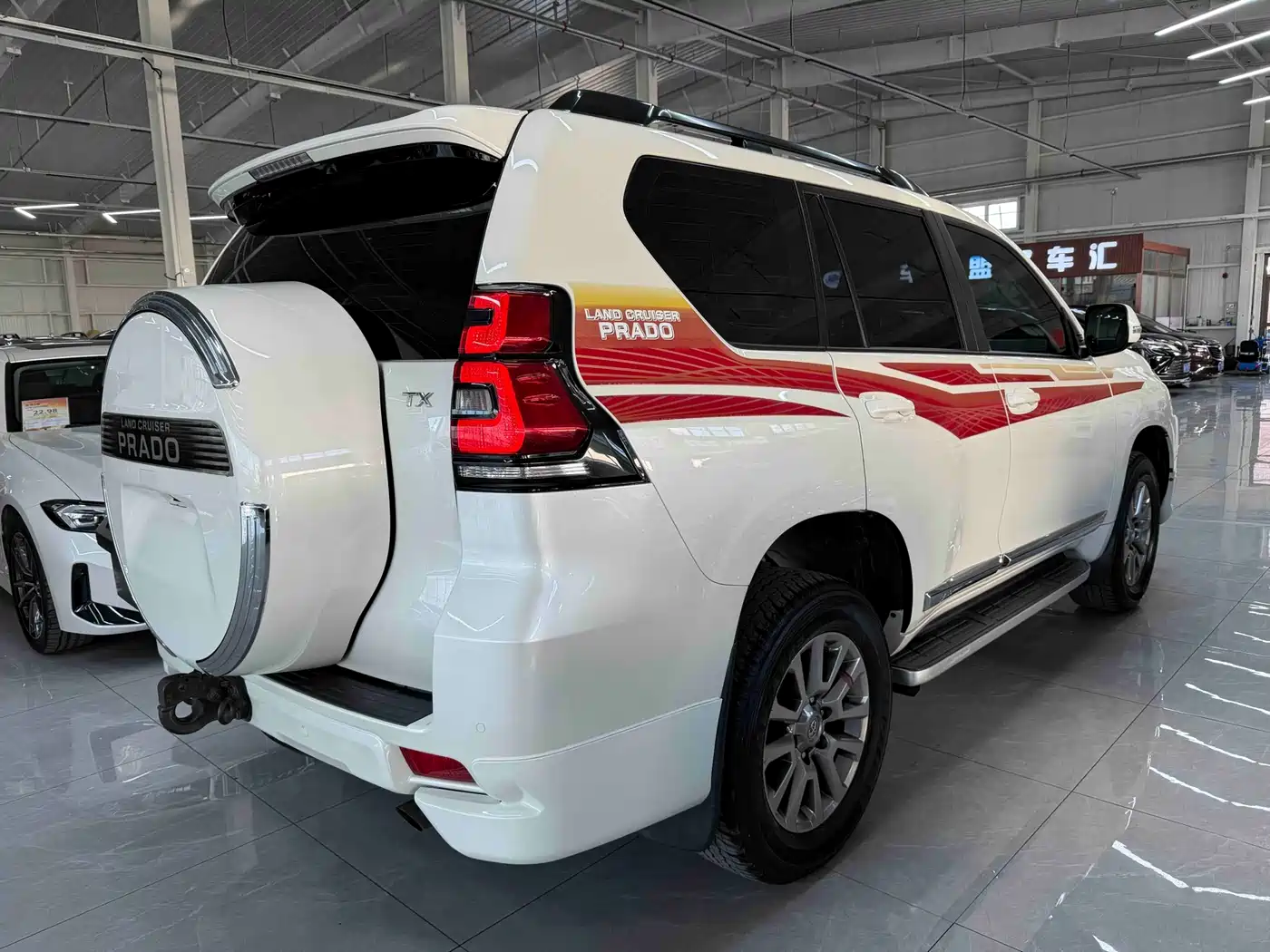 Toyota Prado 2019 3.5L Automatic TX-L Zunxiang Edition with Rear-mounted Spare Tire фото 4