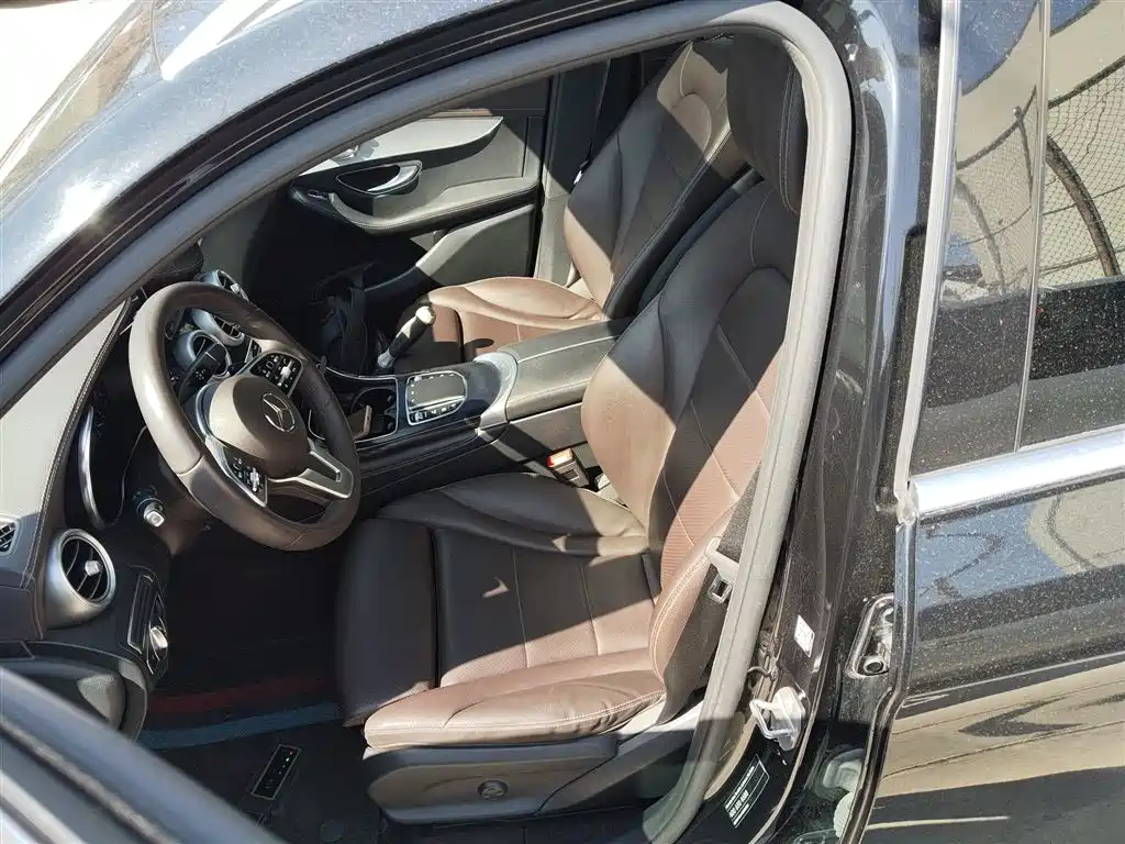 MERCEDES-BENZ GLC