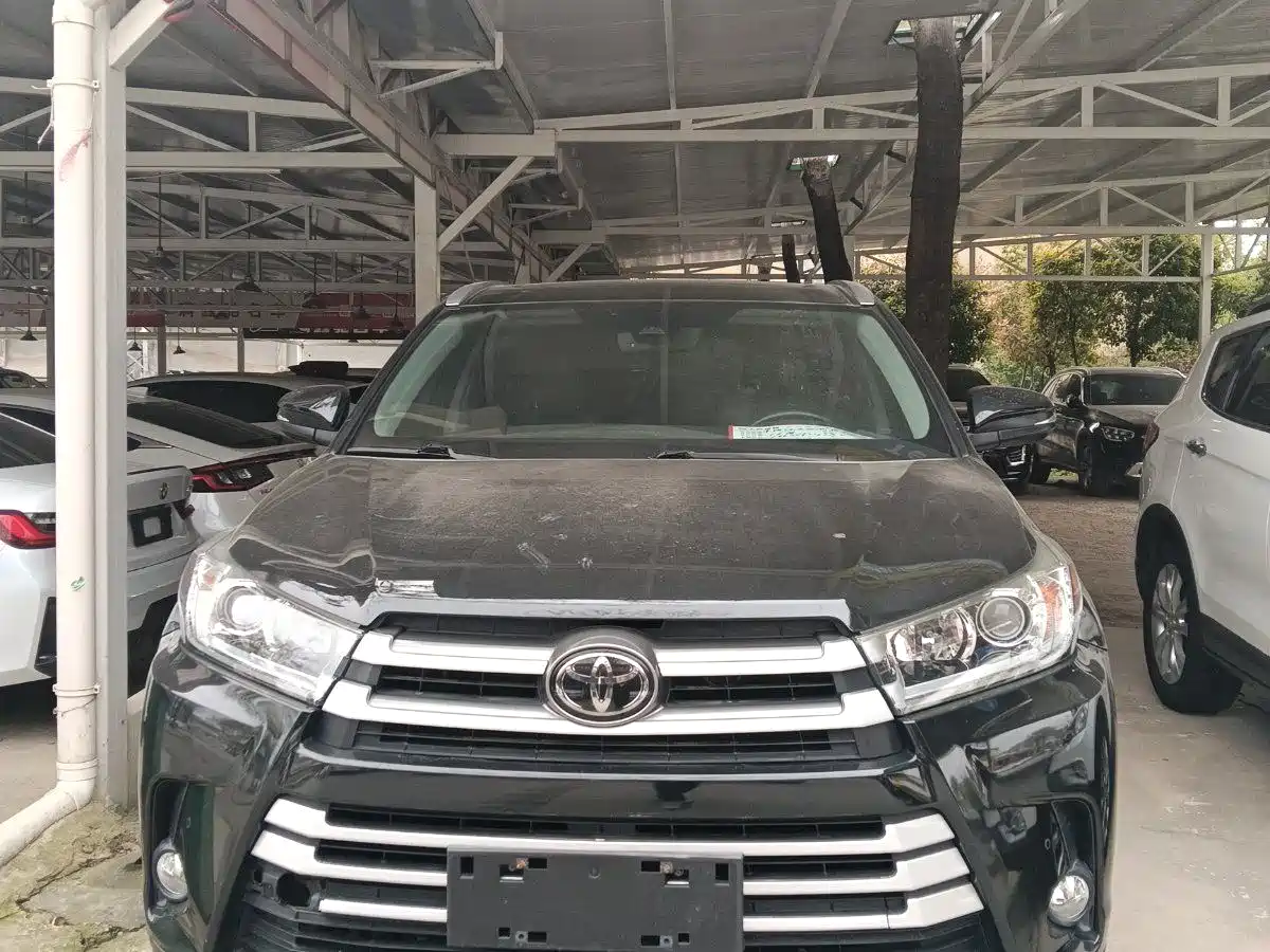 TOYOTA HIGHLANDER