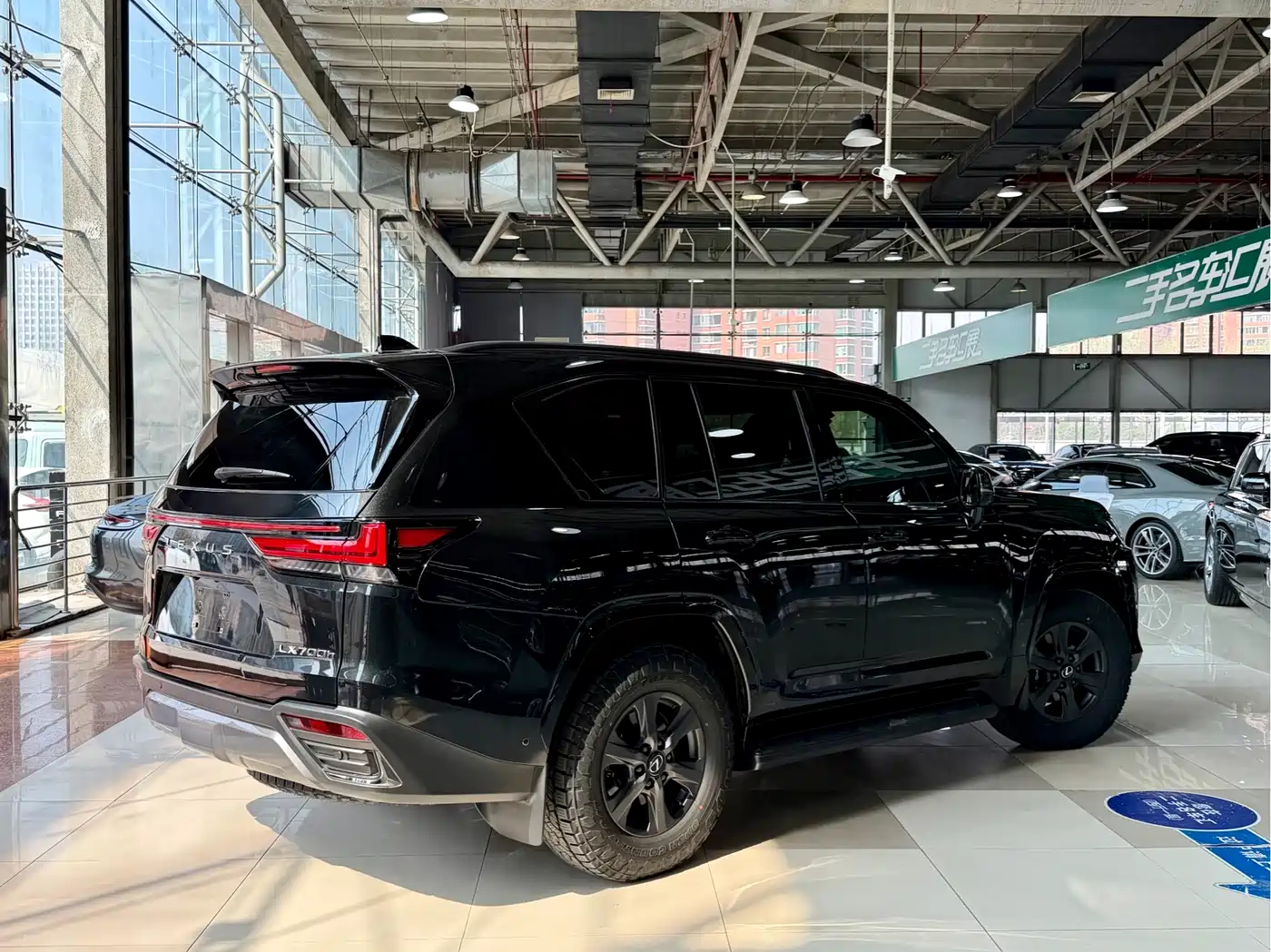Lexus LX 2025 700h OVERTRAIL Frontier Edition фото 34