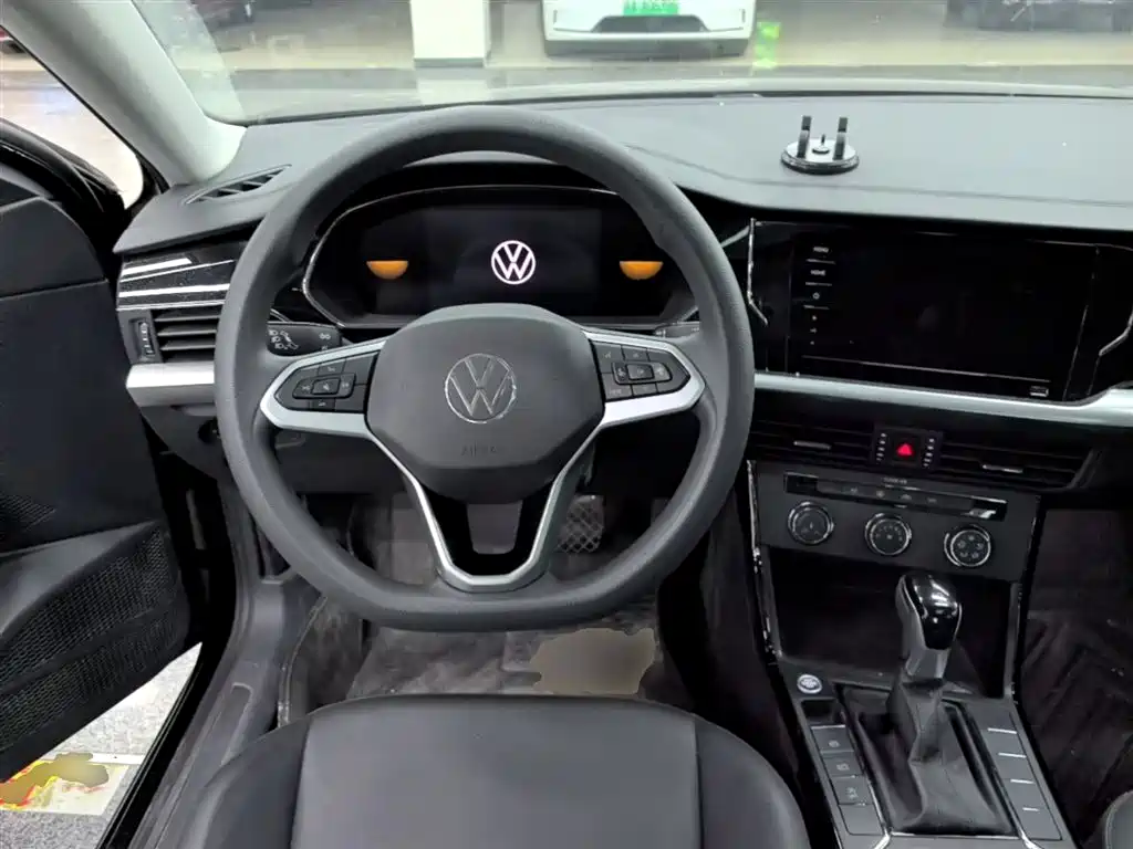 Volkswagen Passat 2025 Outstanding 280TSI Business Edition фото 11
