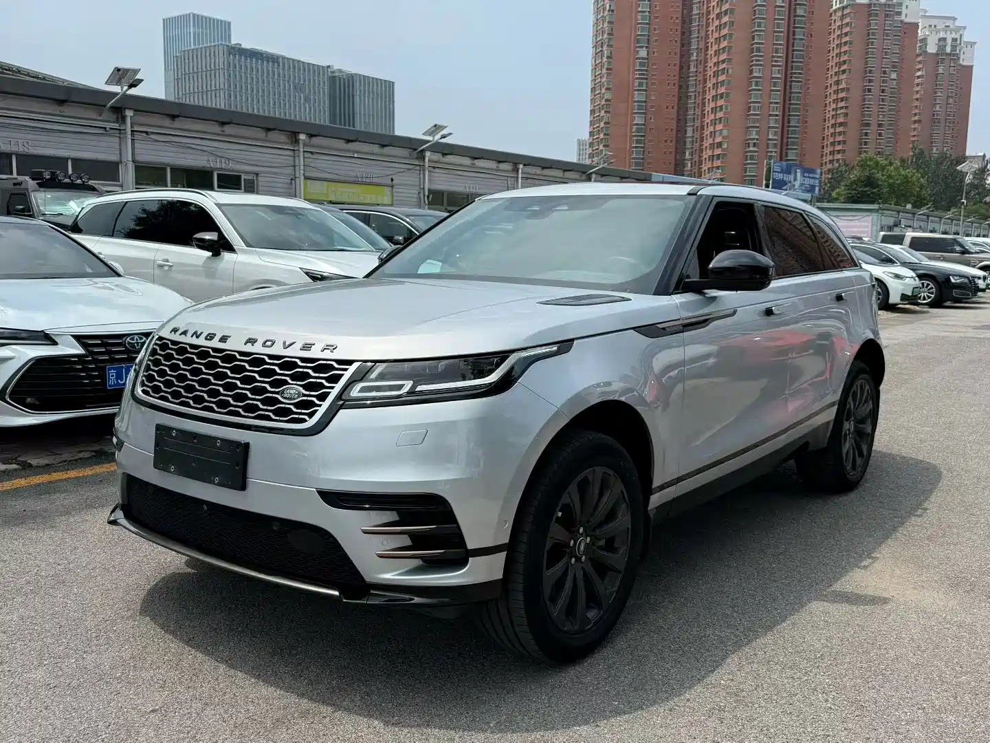 Фото 1 - Land Rover Range Rover Velar
