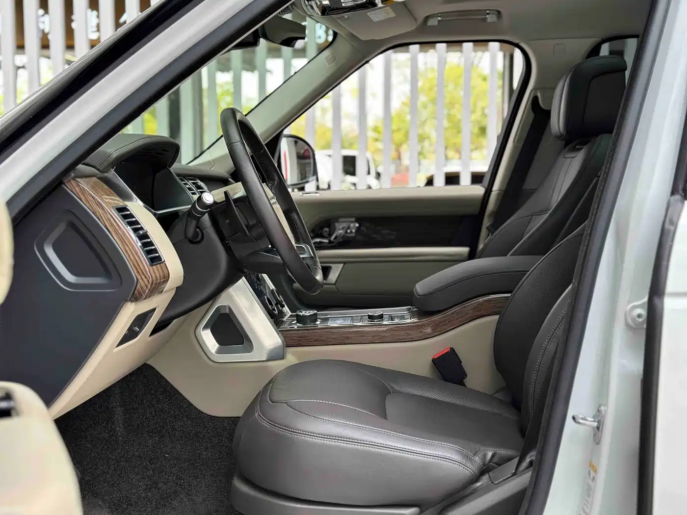 Land Rover Range Rover 2019 3.0 SC V6 Heritage Extended Edition фото 8