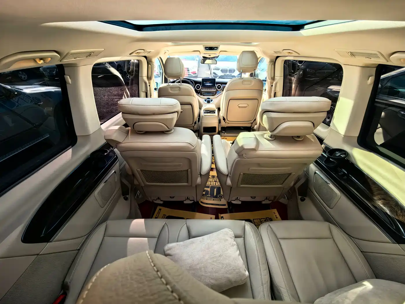 Mercedes-Benz V-Class 2016 V 260 L Premium Long фото 2