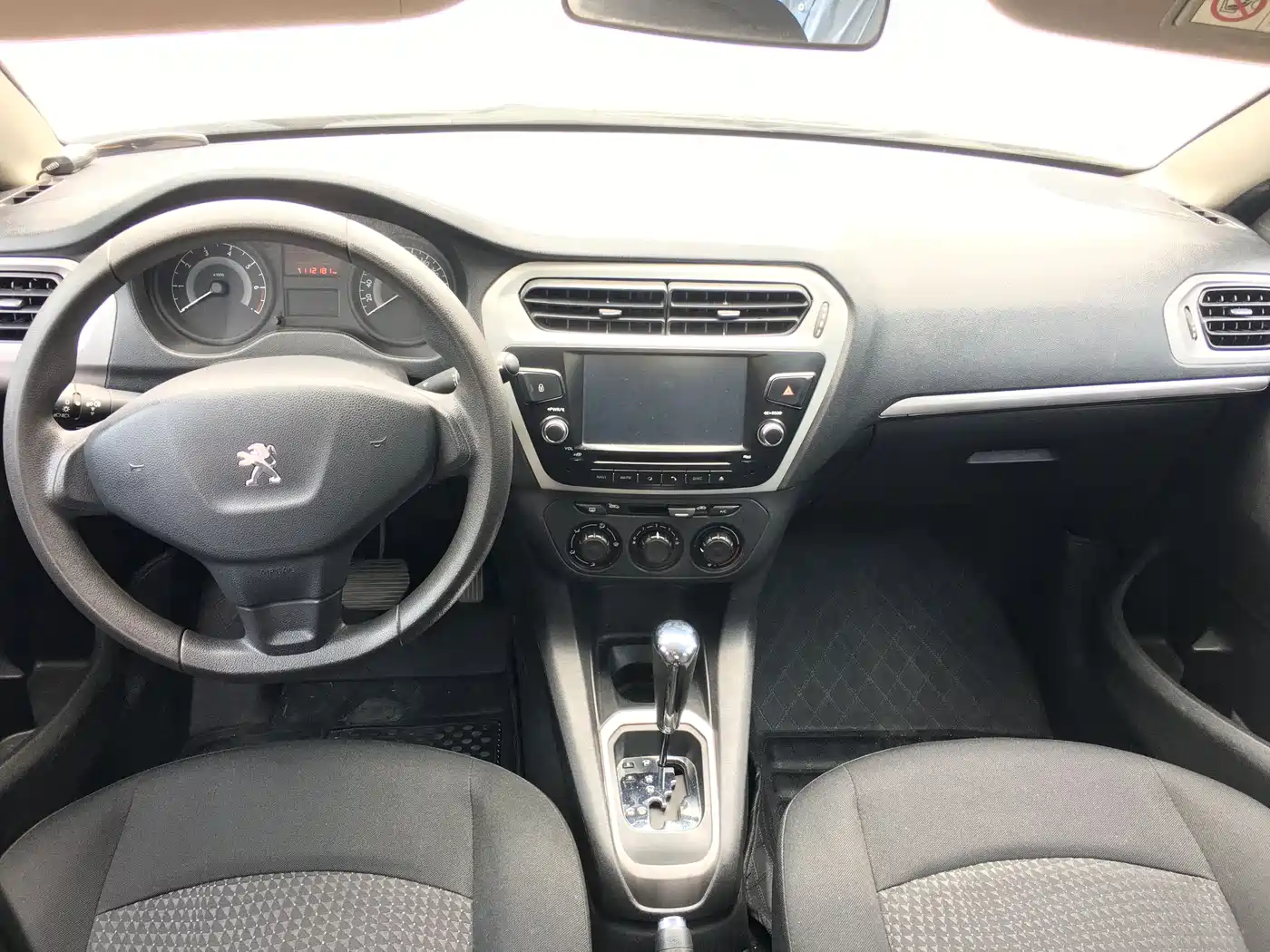 Peugeot 301 2014 1.6L Automatic Comfort Edition фото 4