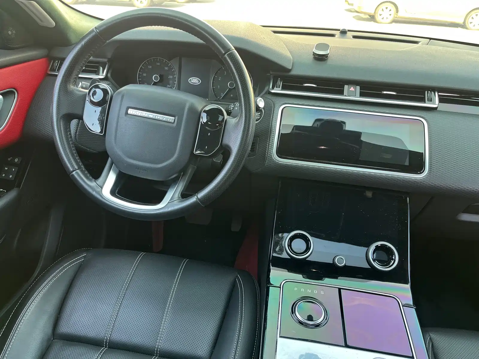 Фото 15 - Land Rover Range Rover Velar