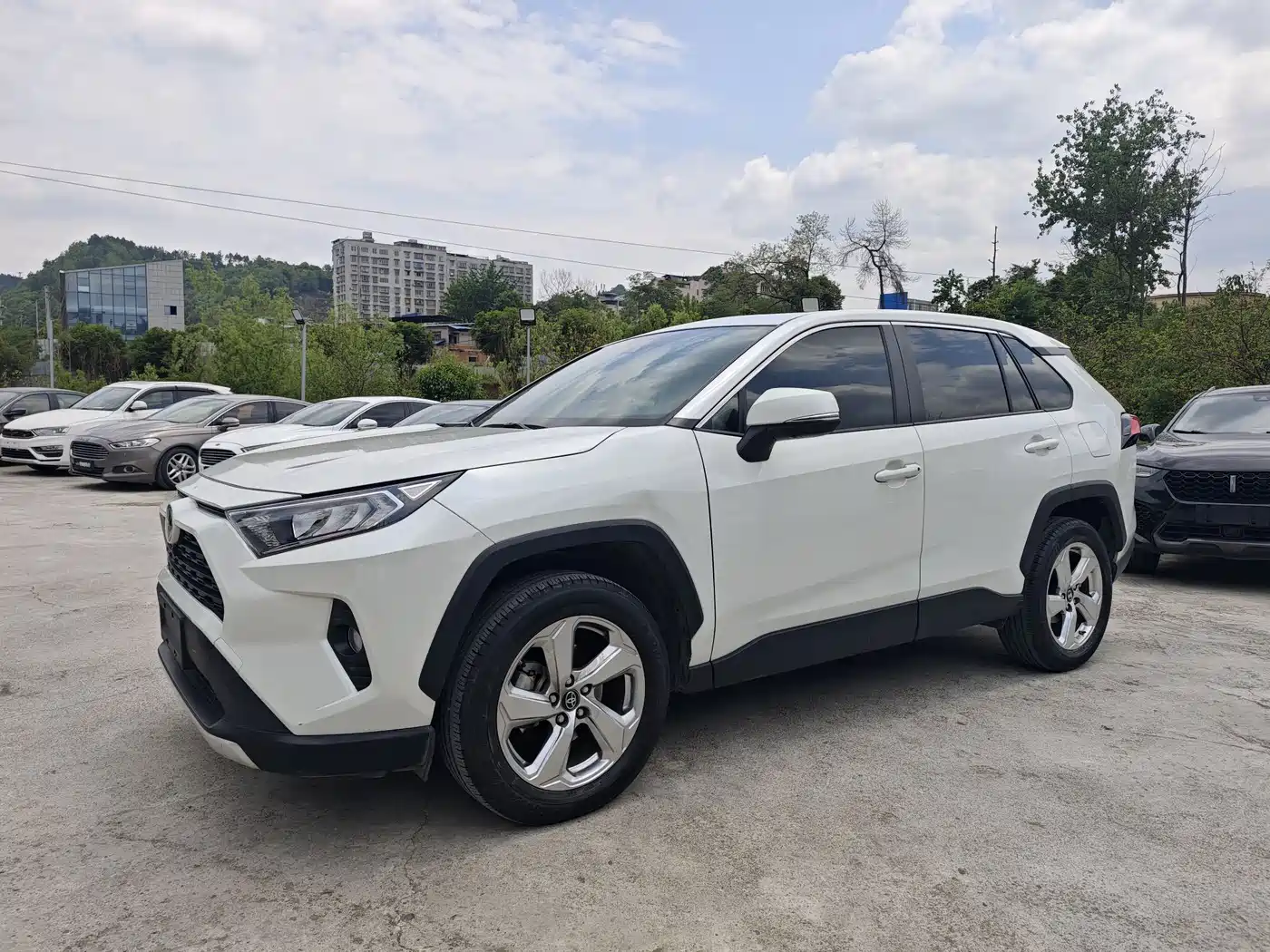 Toyota RAV4 Rongfang 2020 2.0L CVT 2WD Trend Edition фото 3