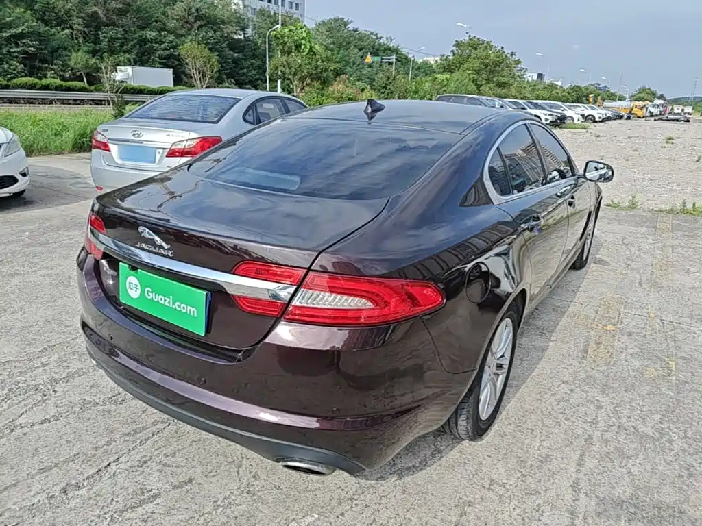 Jaguar XF 2014 2015 XF 2.0T Style Edition