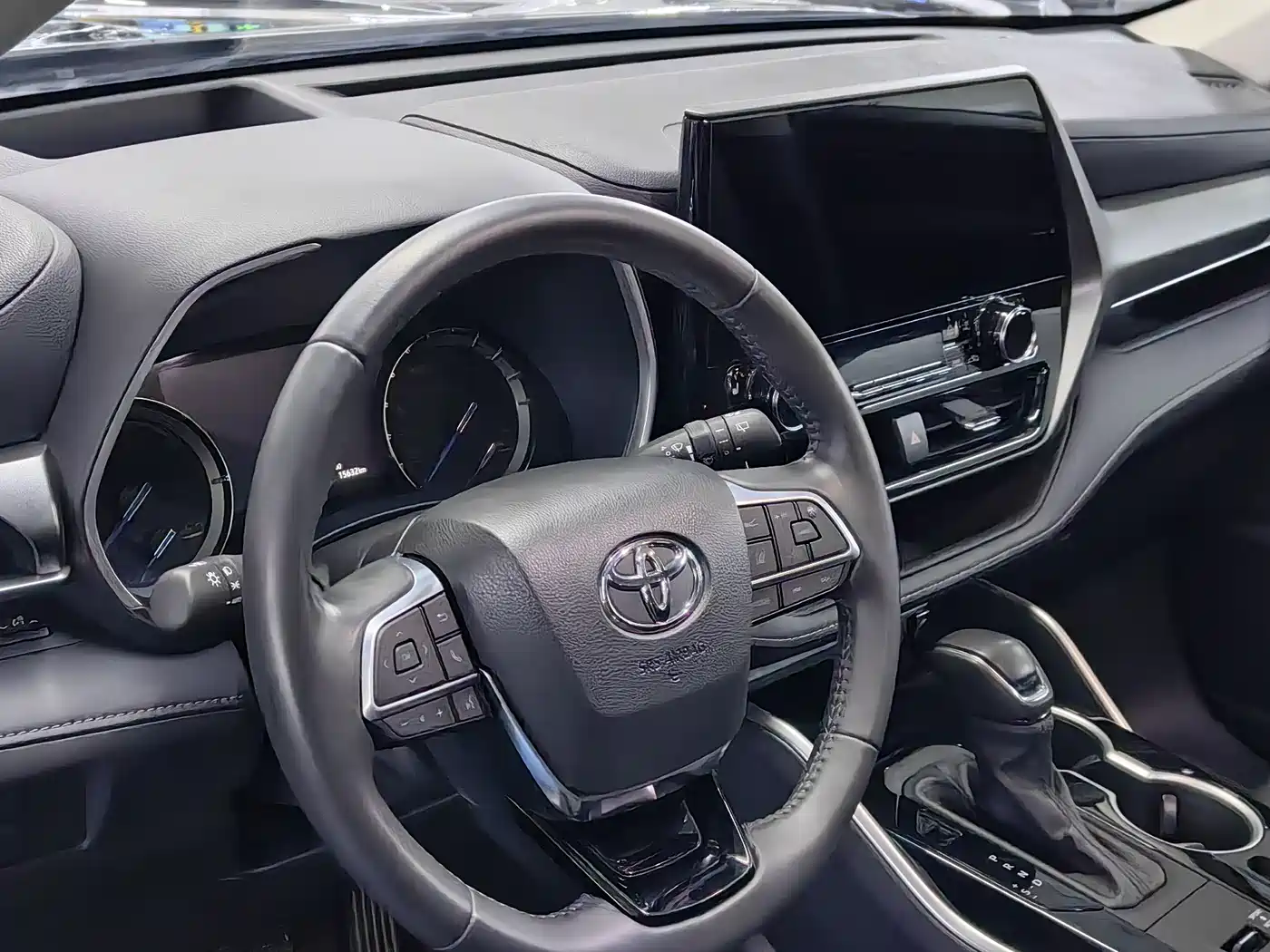 Toyota Highlander 2024 2.5L Smart Hybrid 4WD Premium 7-seater фото 15