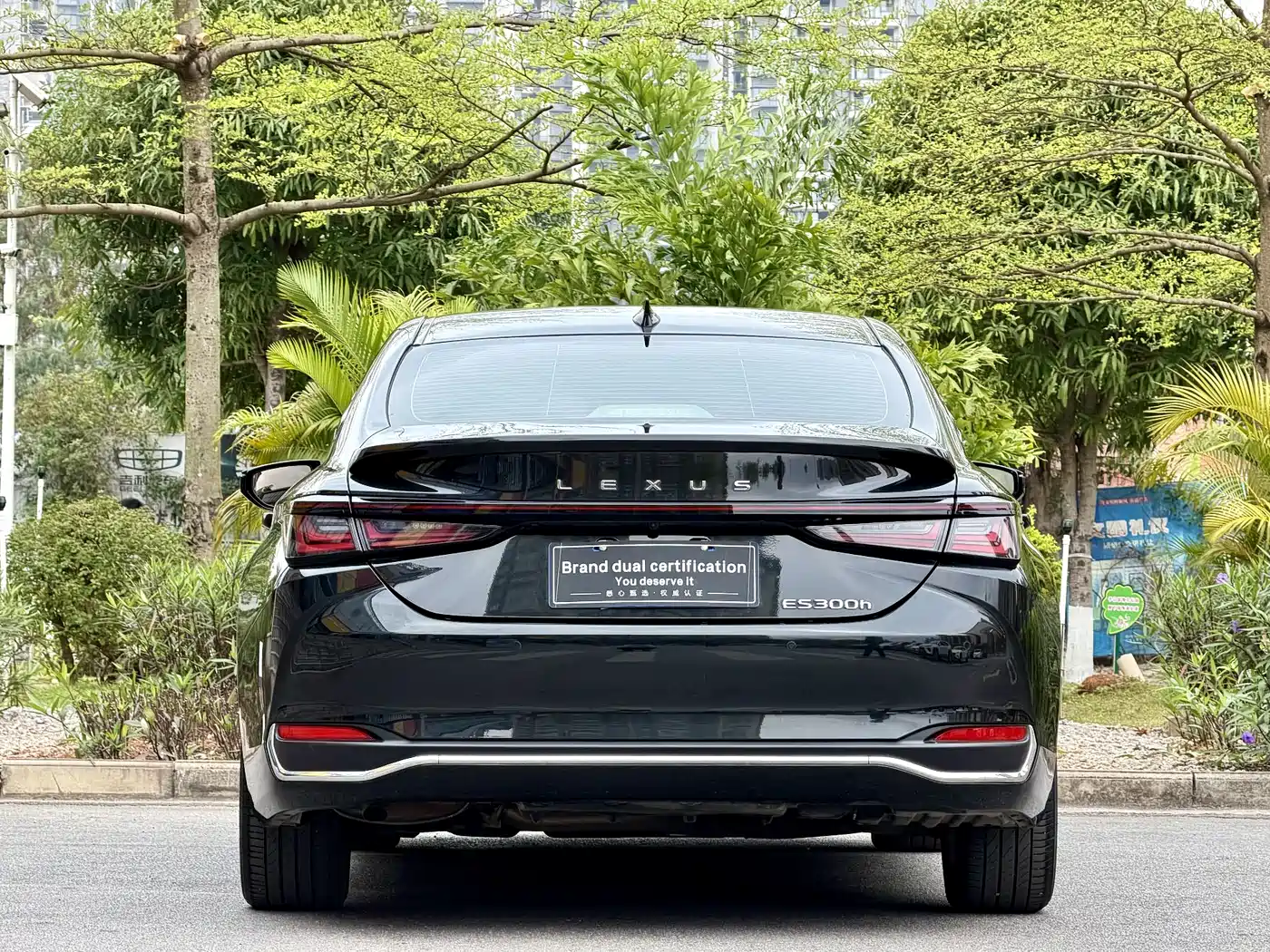 Lexus ES 2025 300h Ultimate Edition фото 3