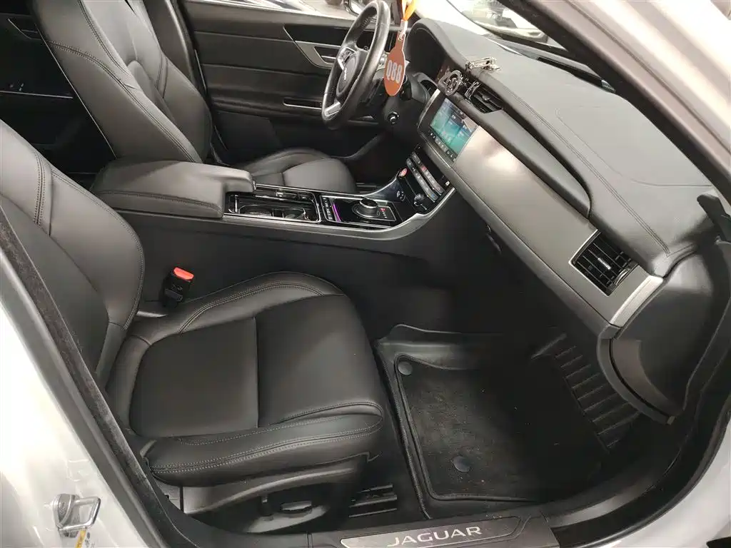 JAGUAR XFL